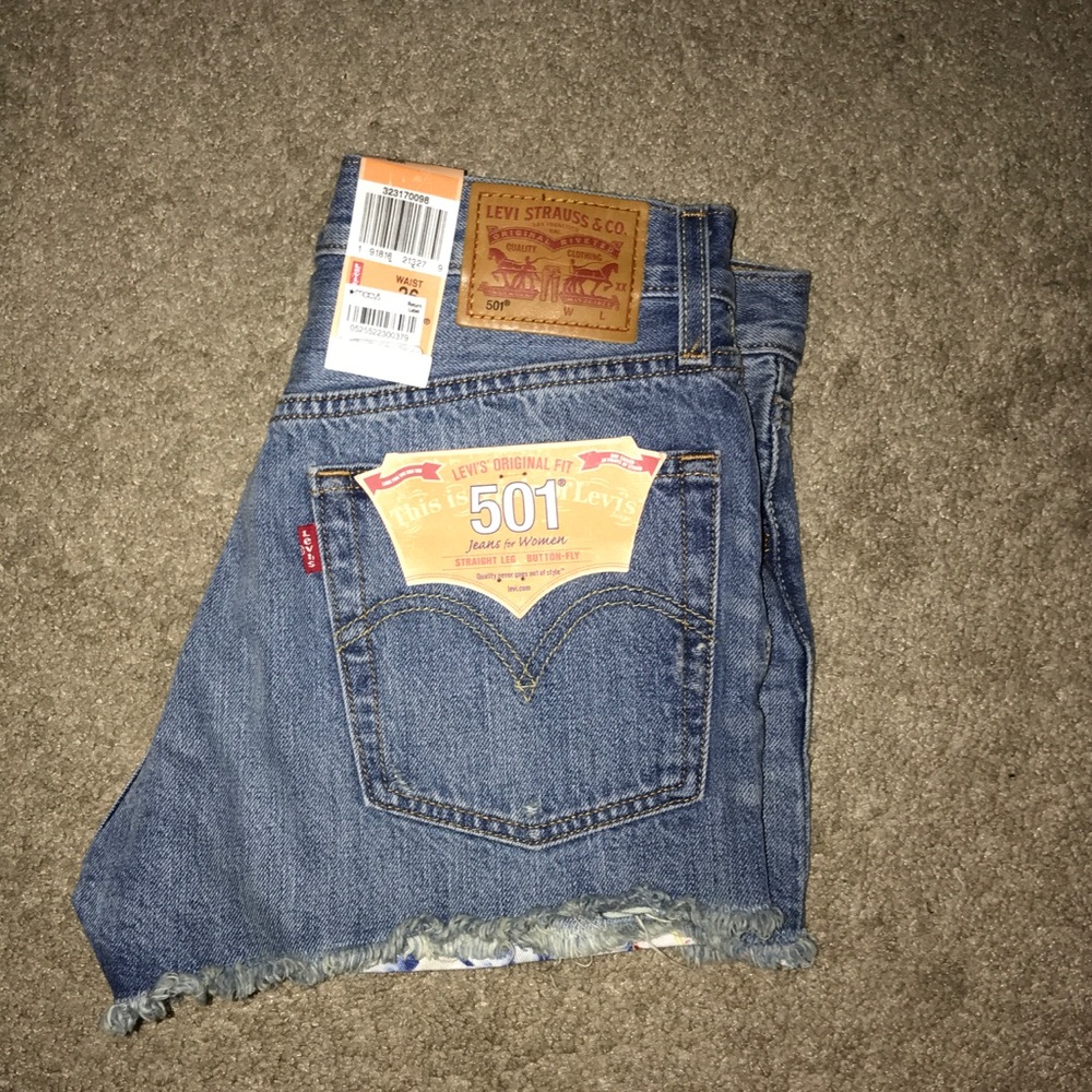 Levi's 501 Women's Shorts - Picture 2 of 3